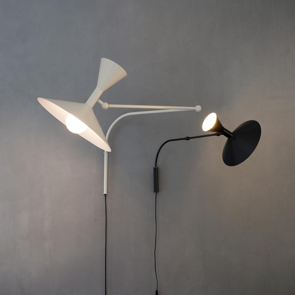 Swing Arm Wall Sconce with 18 in Adjustable Reach Plug-In Bedside Lamp for Reading Bedroom Office Task Lighting Metal Arm Mount Light Fixtur