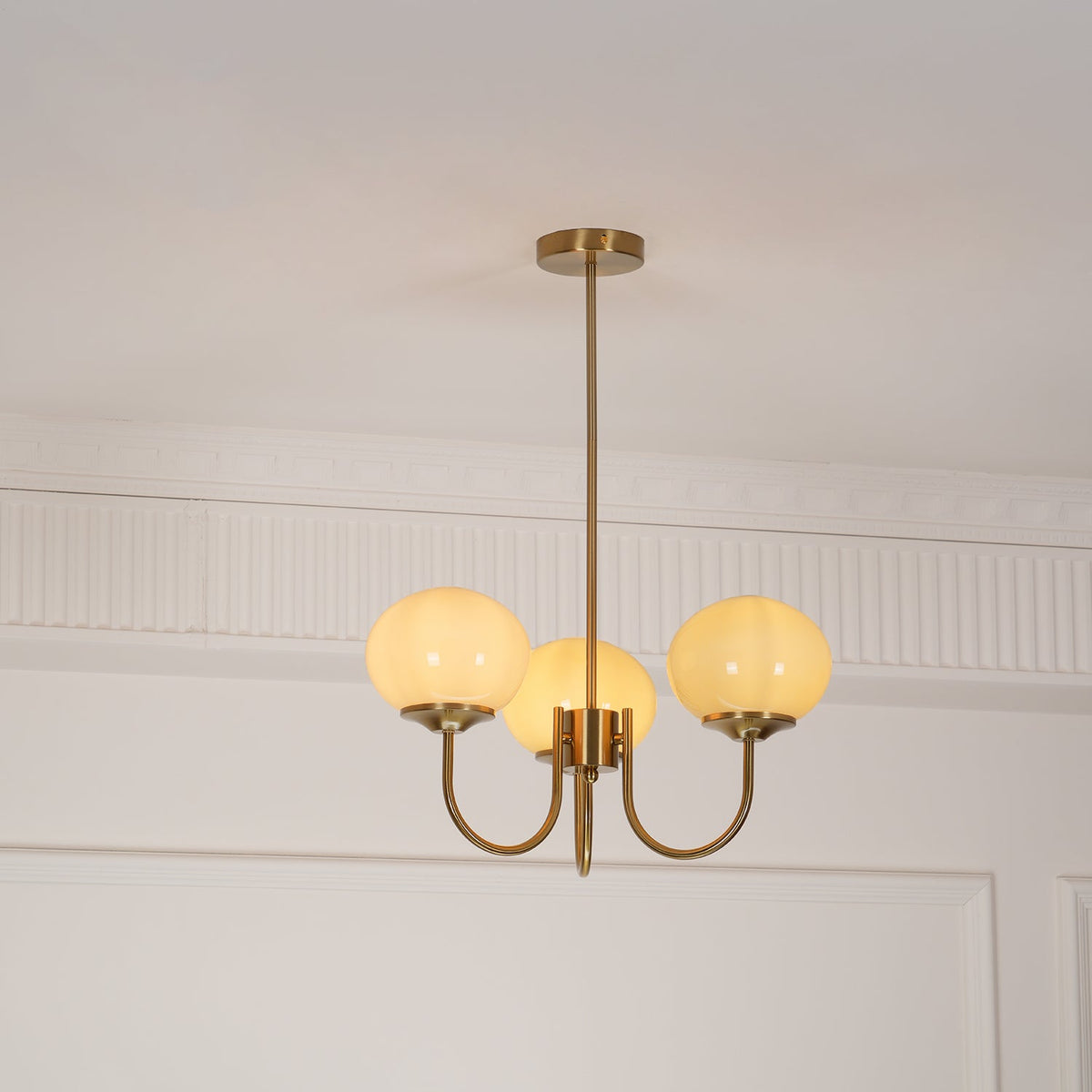 Multi-Head Pendant Chandelier with Colored Glass Shades 18-26 in Metallic Finish for Dining Room Bedroom Kitchen Island Overhead Lighting E2