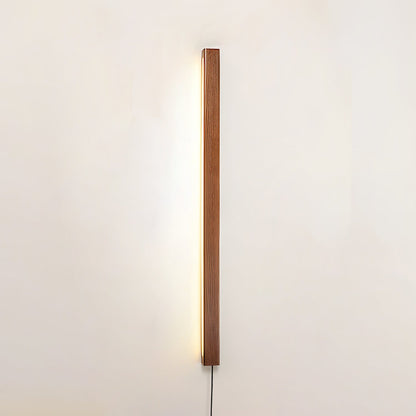 Modern Linear Wood LED Wall Light Fixture with Adjustable Height | Sleek Design for Contemporary Interiors