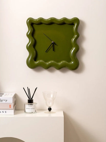 Modern Wavy Wall Clock – Minimalist 3D Design with Artistic Frame in Various Colors