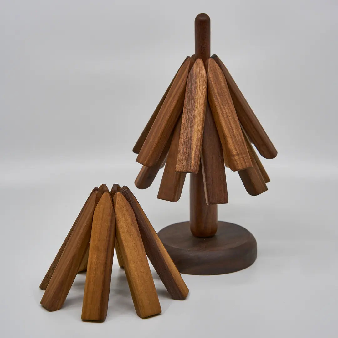 Wooden Hot Pad Holder Stand Tree Design Countertop Storage Organizer Natural Heat Resistant Kitchen Display Rack for Pot Holders Tabletop Di