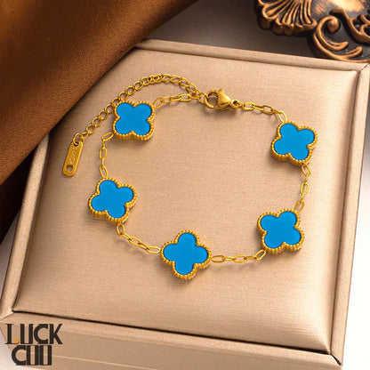 Nature's Charm | Clover Bracelet with Adjustable Chain | Elegant Accessory for Timeless Style