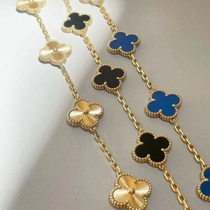 Nature's Charm | Clover Bracelet with Adjustable Chain | Elegant Accessory for Timeless Style