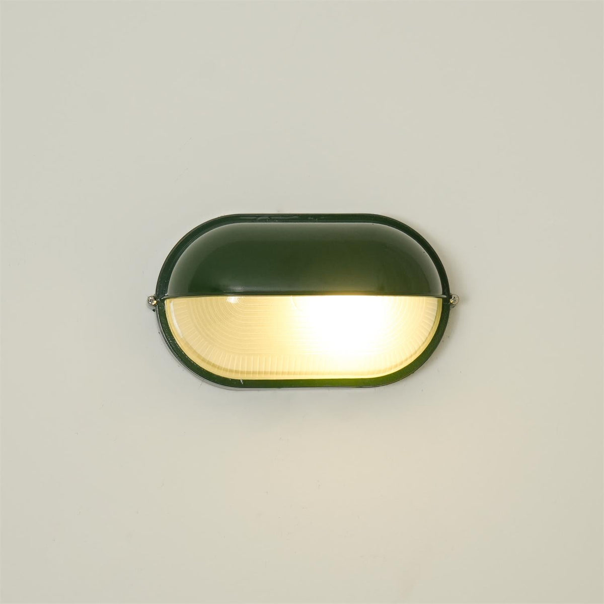 Applique murale extérieure industrielle avec abat-jour en verre nervuré – Luminaire résistant aux intempéries pour porches, patios, entrées, portes et jardins