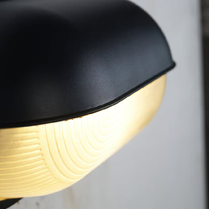 Applique murale extérieure industrielle avec abat-jour en verre nervuré – Luminaire résistant aux intempéries pour porches, patios, entrées, portes et jardins