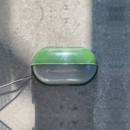 Applique murale extérieure industrielle avec abat-jour en verre nervuré – Luminaire résistant aux intempéries pour porches, patios, entrées, portes et jardins
