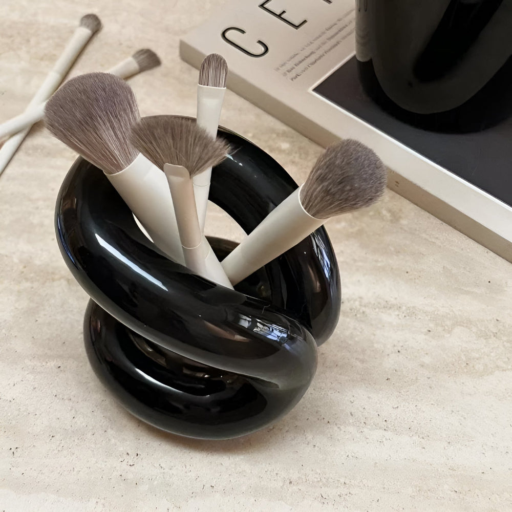 Nexus Ceramic Holder - Modern Design with Rope-Knot Detail
