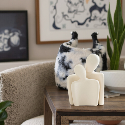 Embracing Couple Figurine – Ceramic Love Sculpture for Home Decor & Anniversary Gifts – Modern Minimalist Art Statue for Bedroom, Living