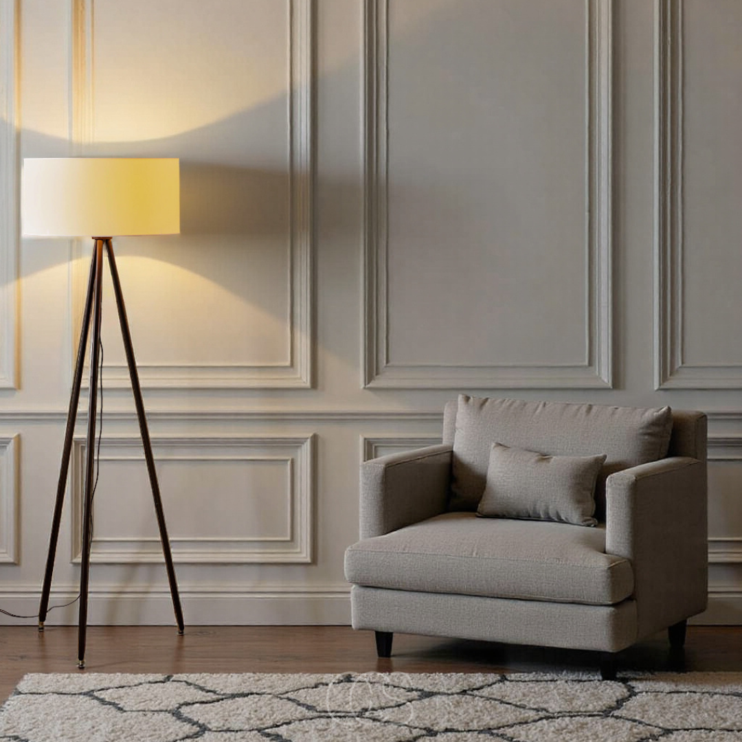 TIMBERLUME – Tripod Floor Lamp for Soft and Inviting Illumination