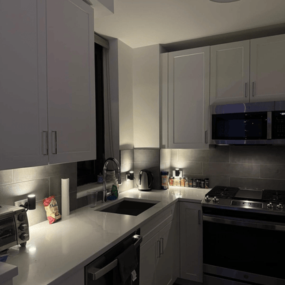 Lumora – Plug-In LED Wall Lamp with Smart Auto Mode