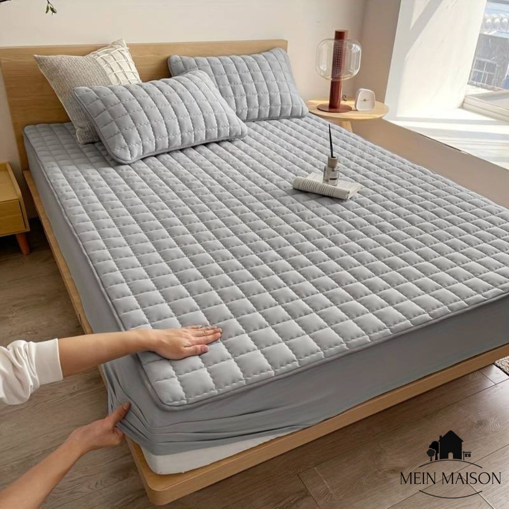 Breathable Mattress Protector Cover – Waterproof, Hypoallergenic, Soft Fitted Sheet for Twin, Full, Queen & King Beds