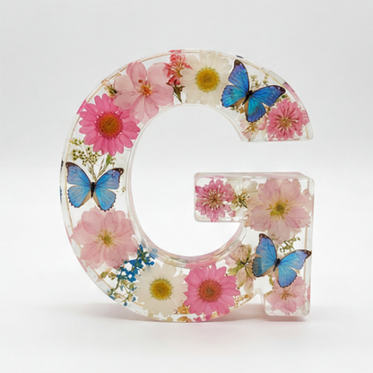 Lettre lumineuse en résine florale personnalisée Ortekor | Décoration intérieure unique avec lumière LED chaleureuse pour une atmosphère apaisante