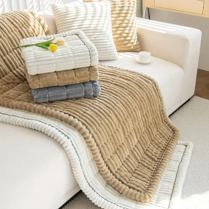 Protège-coussin de canapé en microfibre matelassée avec envers antidérapant – Housse de meuble en flanelle douce pour canapé de salon et canapé d'angle