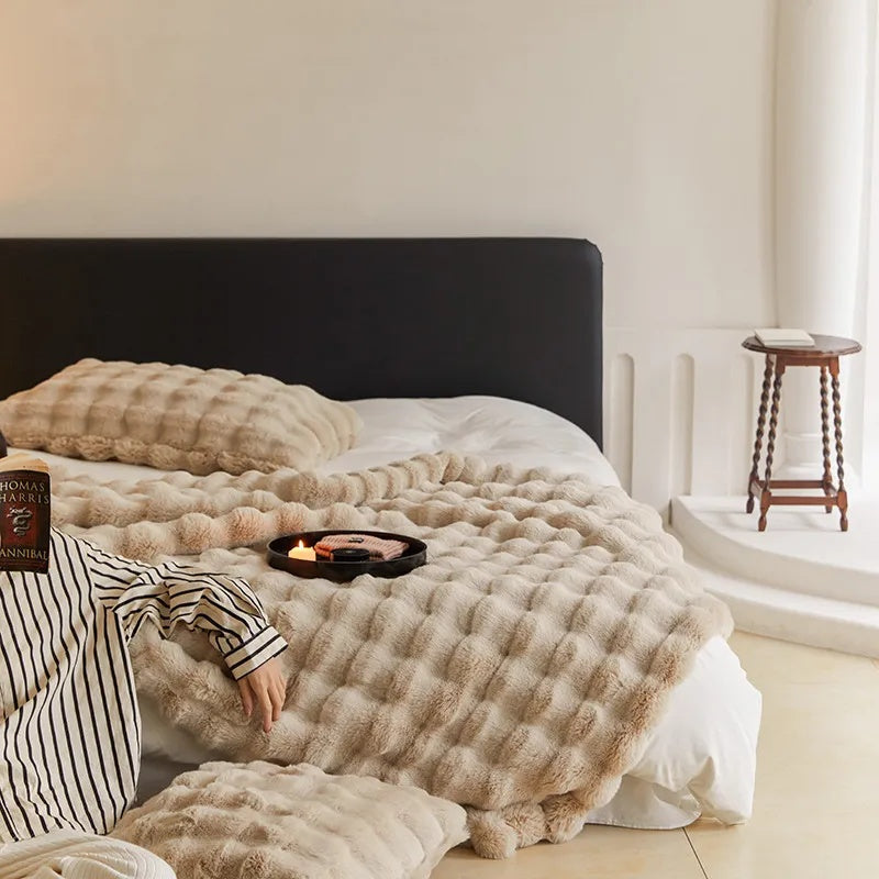 Plush Faux Rabbit Fur Throw Blanket – Double-Layered, Ultra-Soft & Lightweight for Couch, Bed & Travel