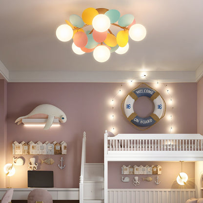 Plafonnier multi-globes avec abat-jours sphériques pastel – Luminaire LED coloré et moderne pour chambre d'enfant, salle de jeux et espace contemporain