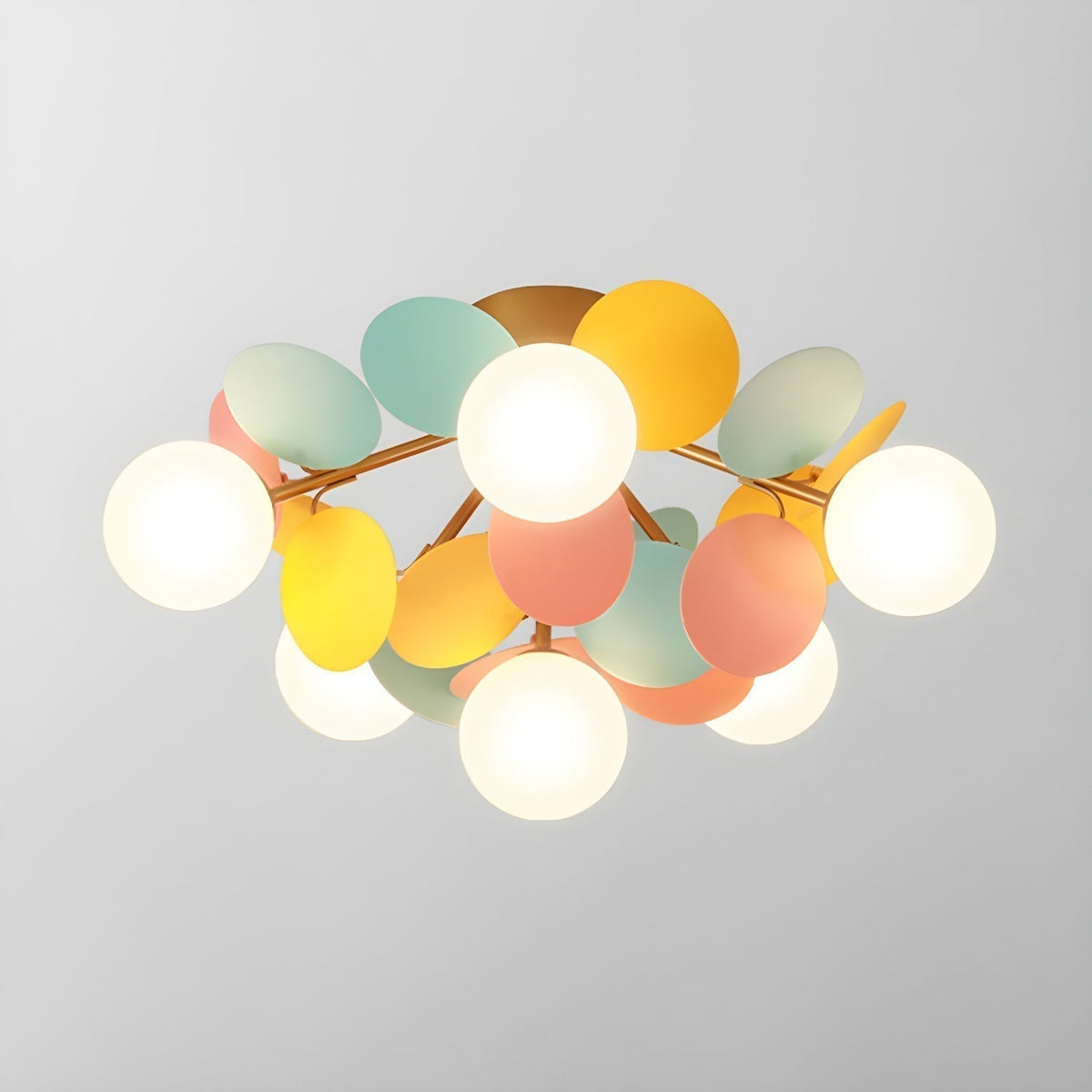 Plafonnier multi-globes avec abat-jours sphériques pastel – Luminaire LED coloré et moderne pour chambre d'enfant, salle de jeux et espace contemporain