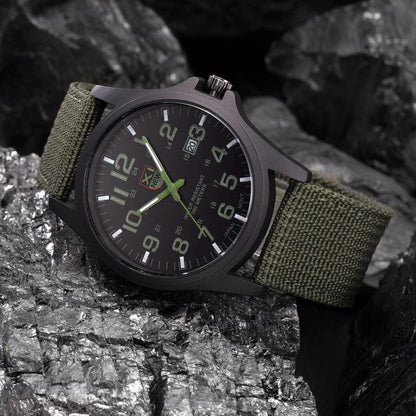 Montre outdoor robuste | Montre de randonnée étanche avec chronomètre et éclairage nocturne | Design durable pour les aventuriers