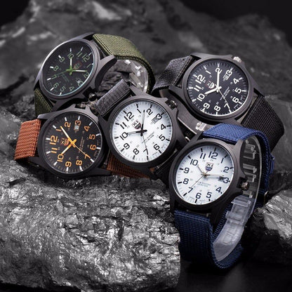 Montre outdoor robuste | Montre de randonnée étanche avec chronomètre et éclairage nocturne | Design durable pour les aventuriers