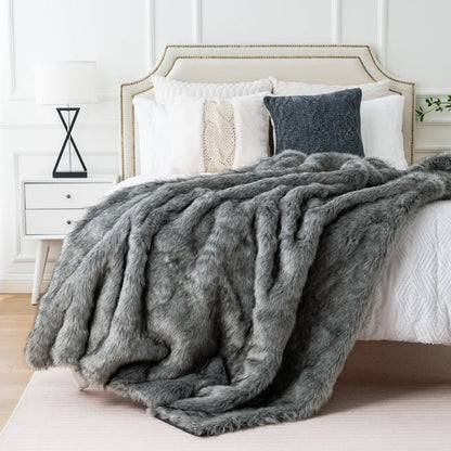 Plush Faux Fur Throw Blanket 80x60 Inches Luxe Textured Oversized Accent for Couch Bed Sofa Chair Living Room Bedroom Decor Soft Warm Machin