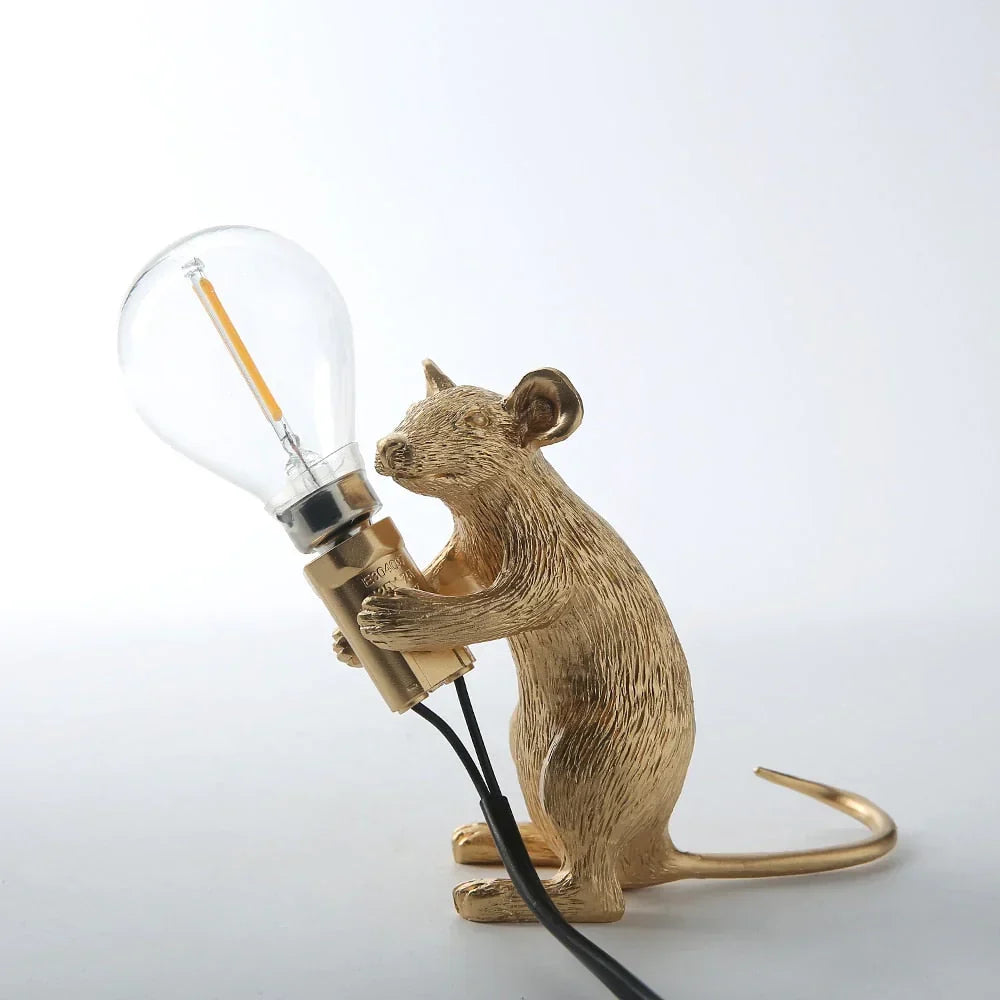 Lampe de table souris fantaisie avec lumière LED – Décoration animalière en résine pleine de charme pour chambre à coucher, salon et chambre d'enfant