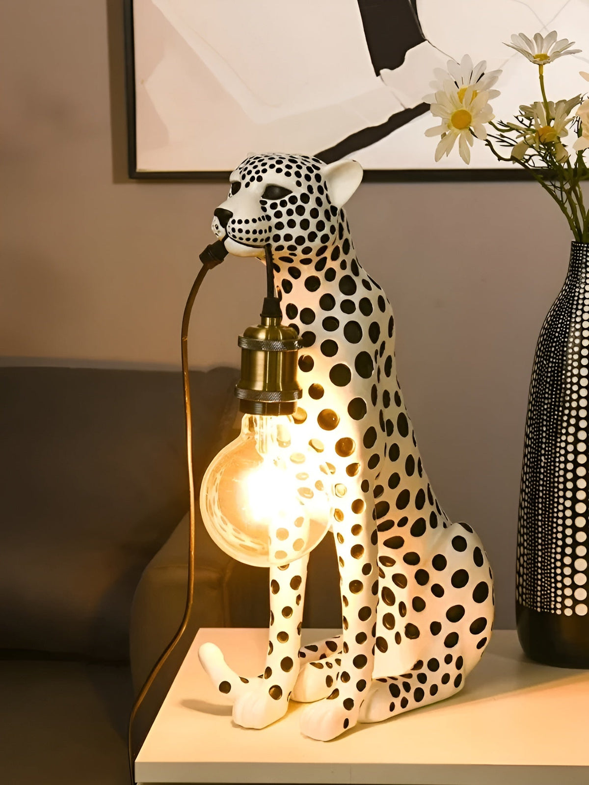 Art Deco Leopard Table Lamp with Edison Bulb Design | Unique Lighting for Home Decor