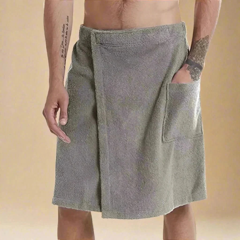 Towel Wrap for Bathing with Velcro Fastening and Storage Pocket