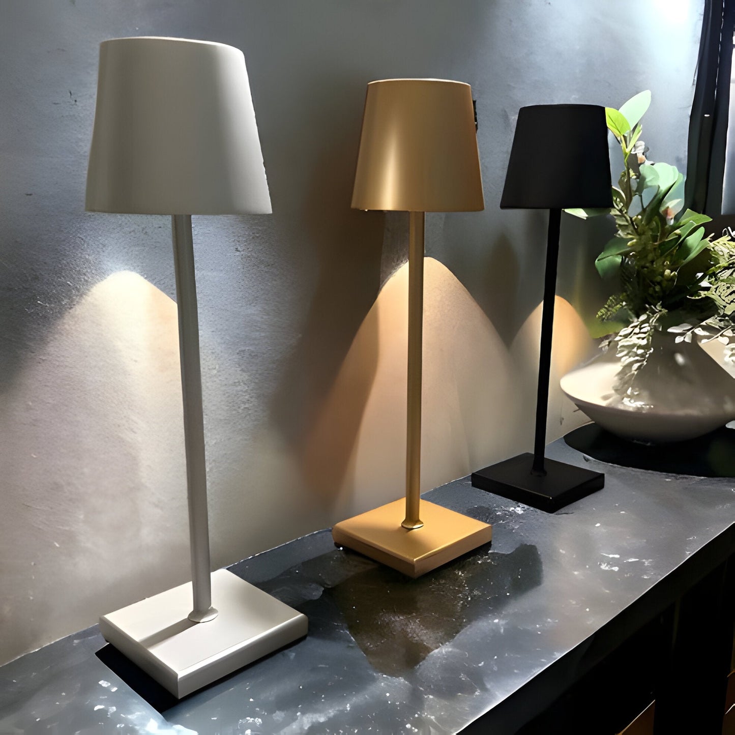 Lampe de bureau LED portable et lumineuse