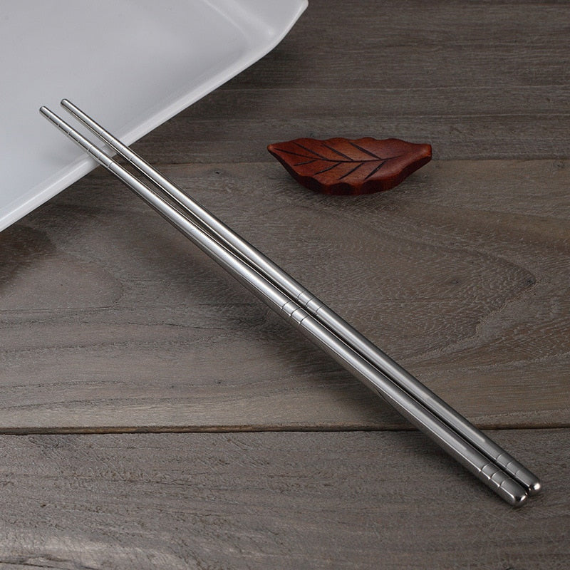 Dîner élégant | Ensemble de baguettes en acier inoxydable avec prise ergonomique | Ustensiles durables pour des repas raffinés