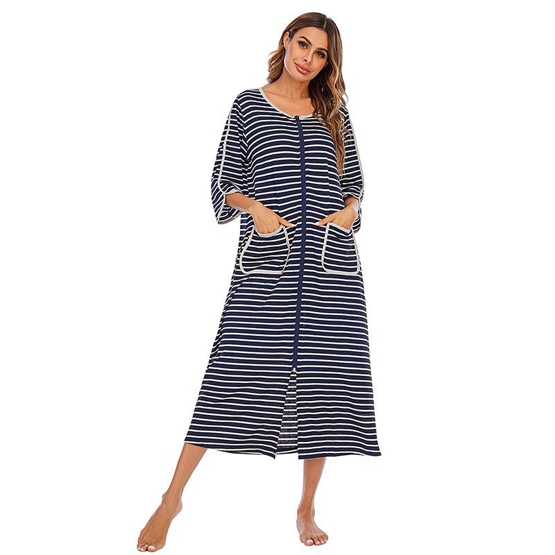 Zip-Front Hooded Bathrobe for Women – Soft Fleece Robe with Pockets & Full Zipper – Cozy Loungewear for Home, After Shower, Maternity