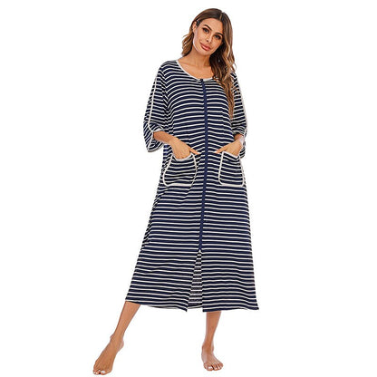 Zip-Front Hooded Bathrobe for Women – Soft Fleece Robe with Pockets & Full Zipper – Cozy Loungewear for Home, After Shower, Maternity