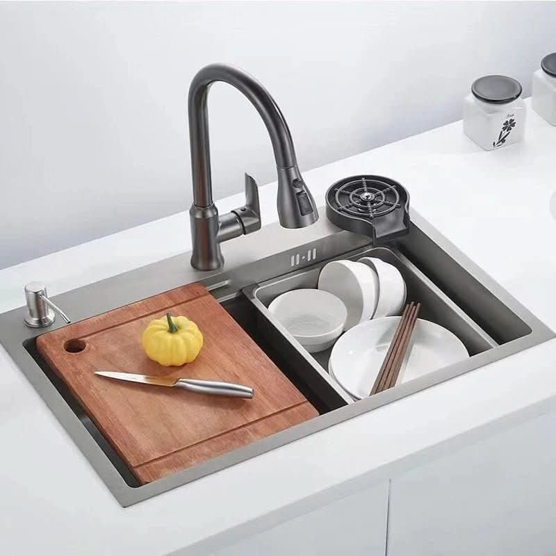 Single-Handle Pull-Down Kitchen Faucet with 360° Swivel Spout – Chrome, Brushed Nickel, Black & Gray Finish Options for Modern Sink