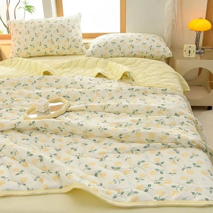 FLORABREEZE – Floral Summer Blanket Soft Breathable Comfort
