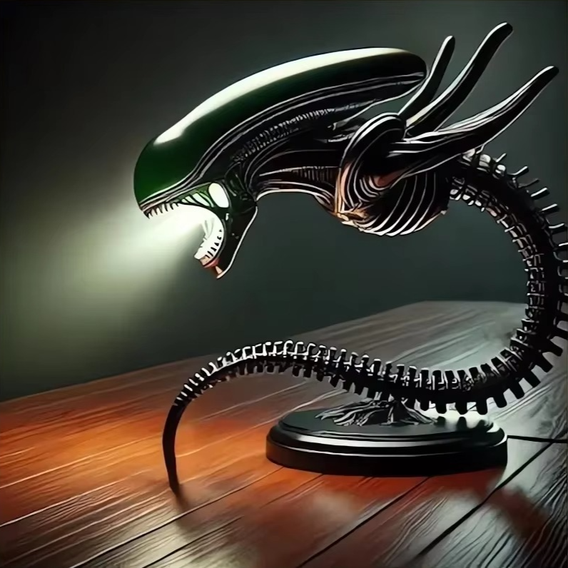 Xenomorph™ Alien Desk Lamp
