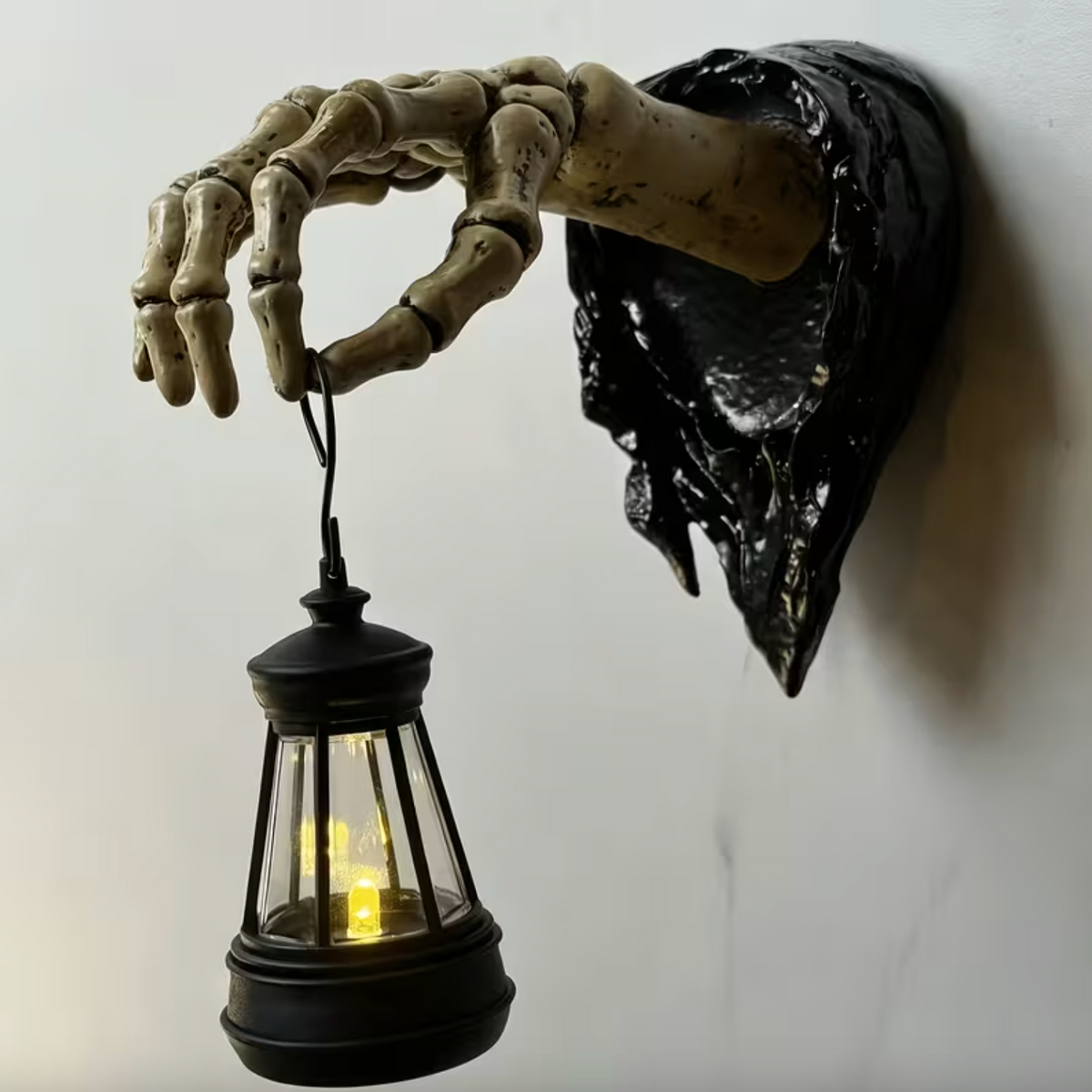 Grimreach™ – Skeleton Hand Lantern