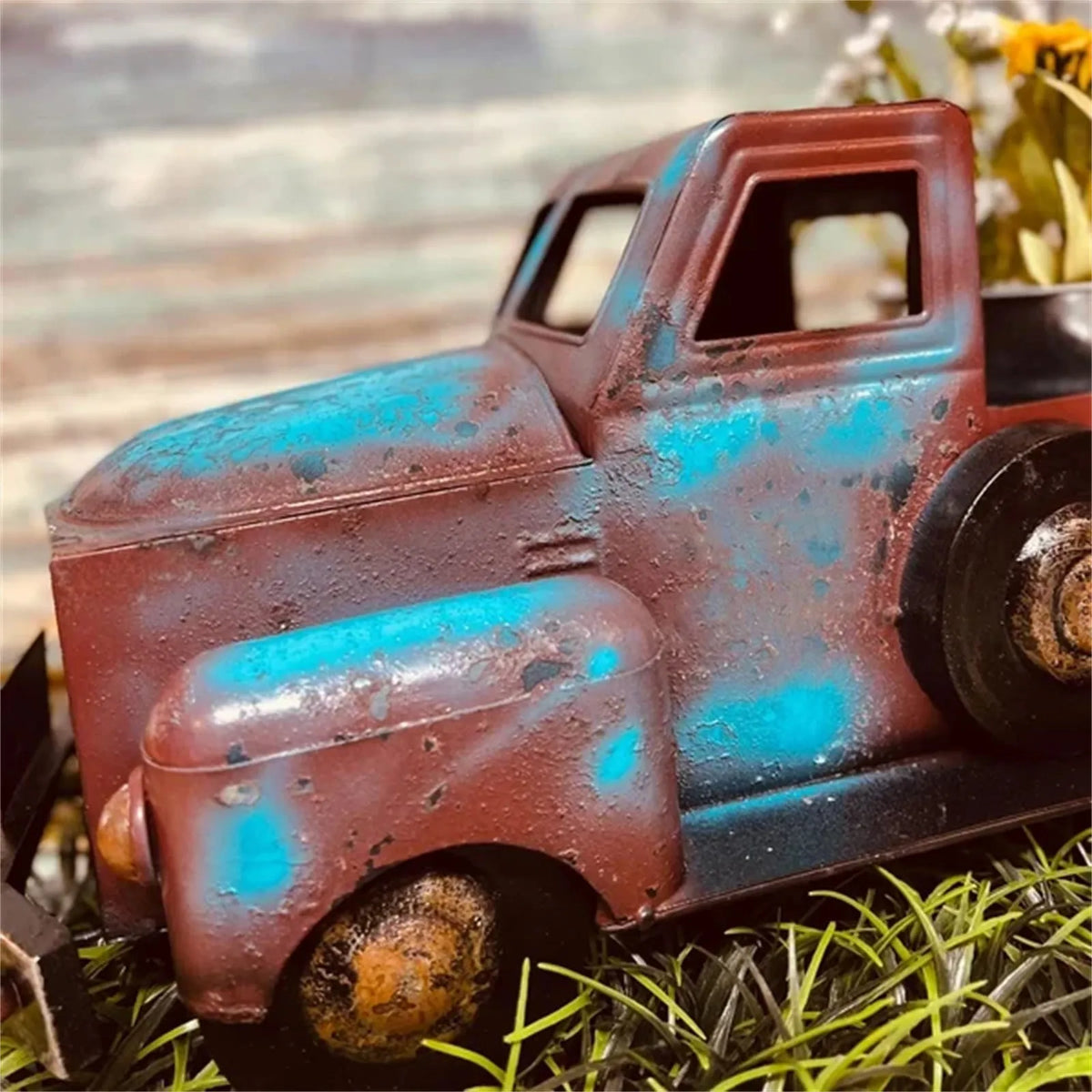 Rusty Roadster™ - Vintage Truck Pot