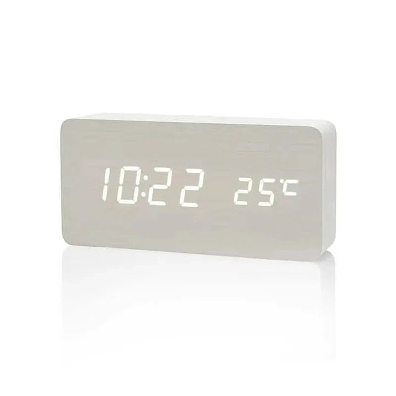 Réveil numérique à LED avec triple alarme, affichage de la température, réglage de la luminosité, finition grain de bois, alimentation USB, pour chambre, bureau, table de chevet
