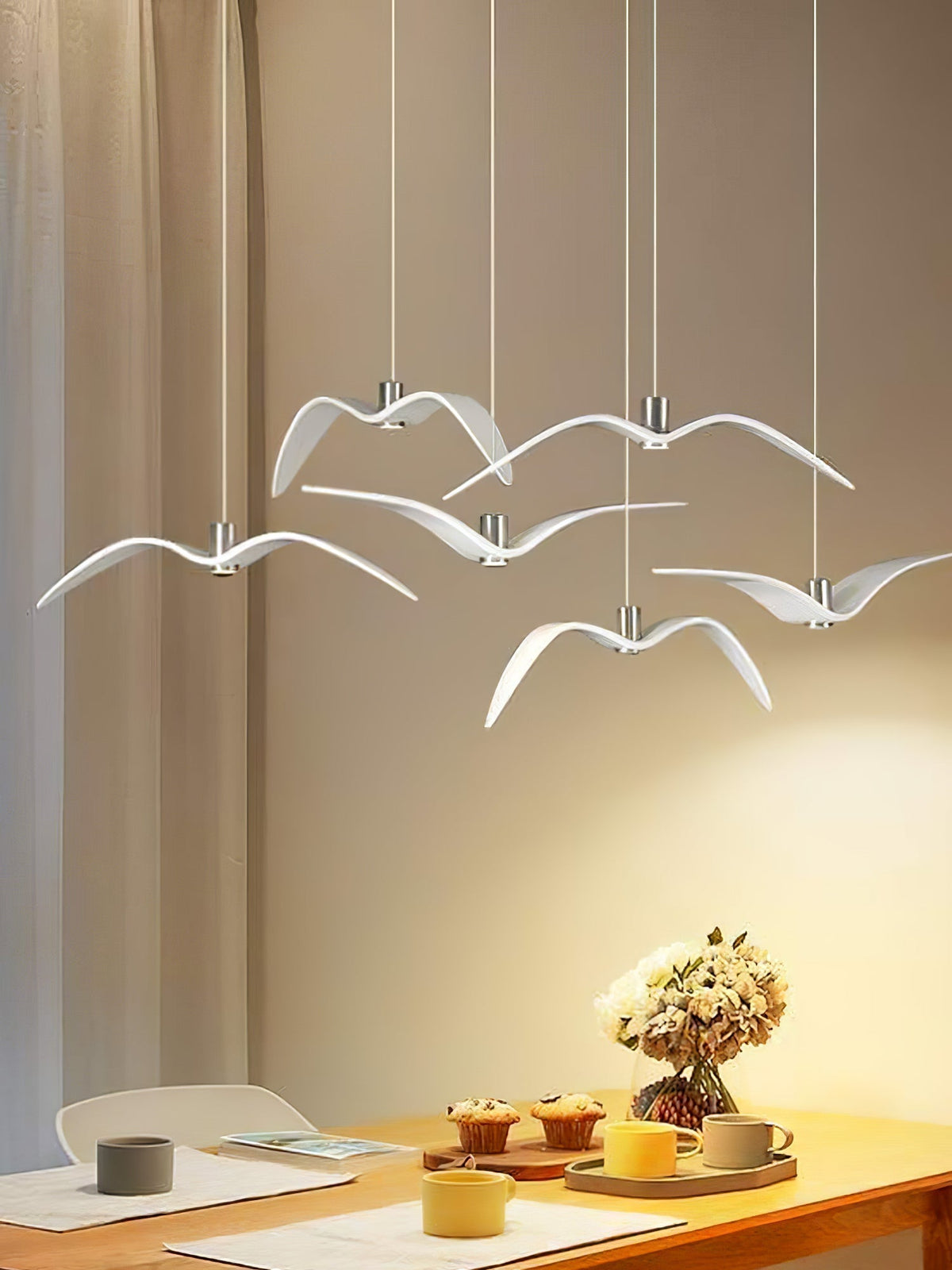 Suspension sculpturale en forme d'oiseau avec éclairage LED à hauteur réglable, filaire, pour îlots de cuisine, tables de salle à manger et espaces de vie, en blanc ou