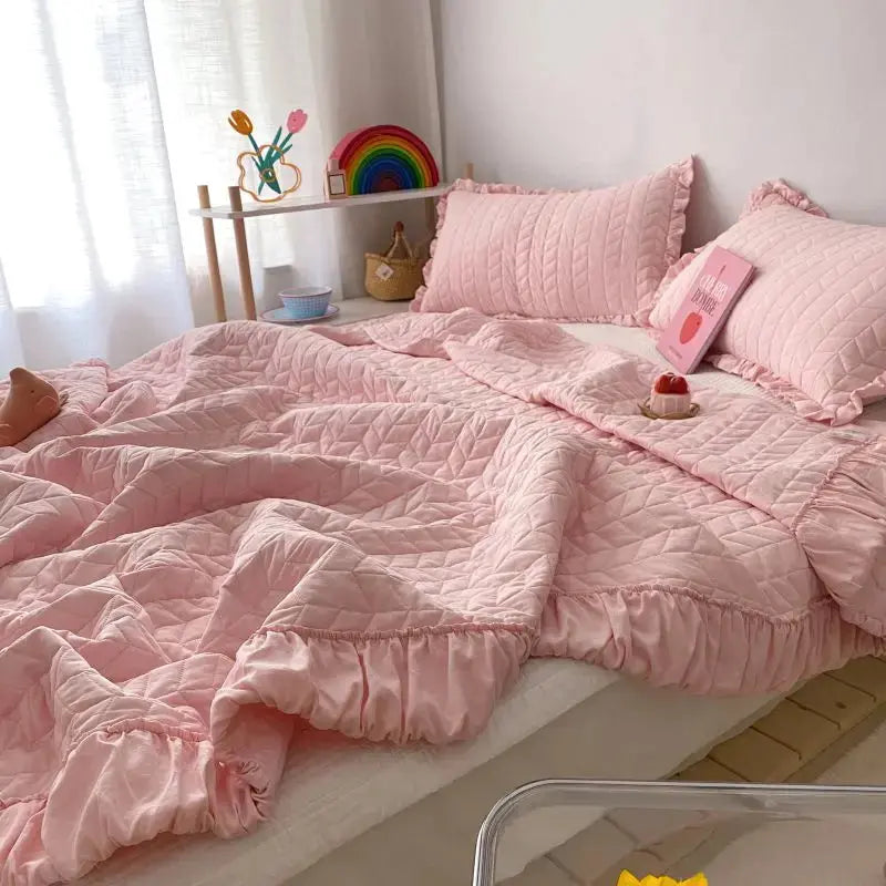 Parure de lit Ortekor | Couette d'été légère à bords volantés | Confort polyvalent pour toutes les saisons