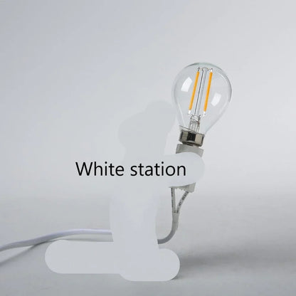 Lampe de table souris fantaisie avec lumière LED – Décoration animalière en résine pleine de charme pour chambre à coucher, salon et chambre d'enfant