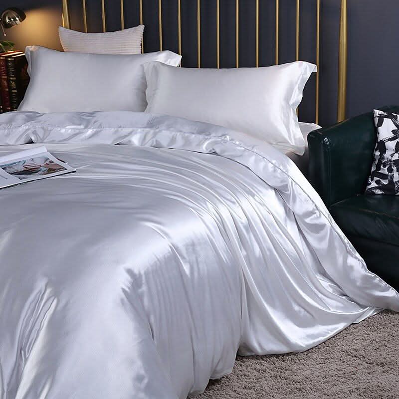 Collection de literie en satin de soie | Ensemble 4 pièces avec housse de couette pour un confort absolu