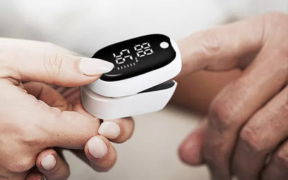 Oxymètre de pouls du bout du doigt | Moniteur de saturation en oxygène sanguin précis avec écran LED pour des données de santé instantanées