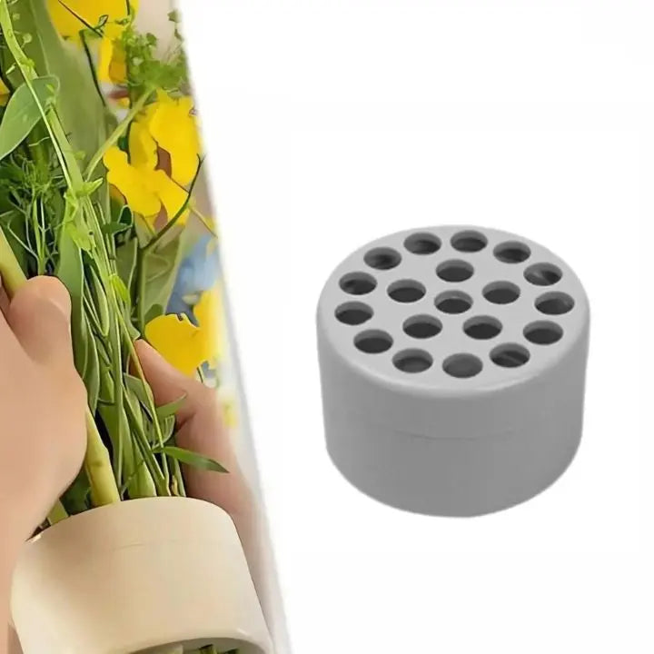 Spiral Frog Pin Vase Insert 2.8 × 1.8 inches 19-Hole Grid Keeps Bouquets Neat for Fresh Dried Artificial Stems Kitchen Table Centerpiece Wed