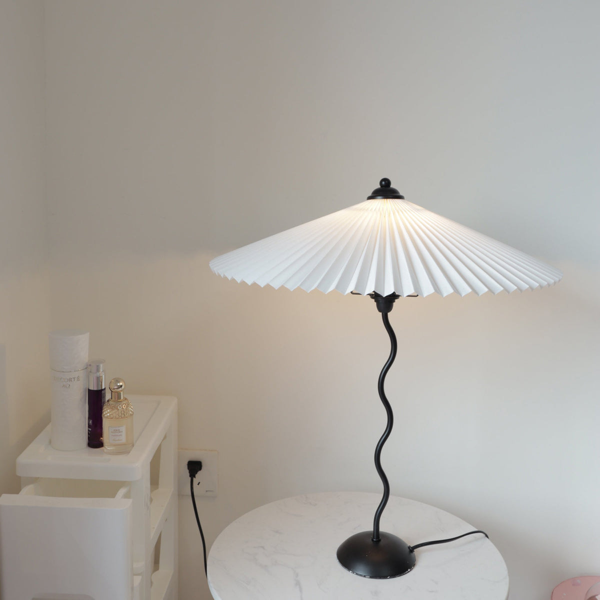 Sculptural Desk Lamp with Gathered Shade & Arc Base 17-inch Beige White Green Black Nightstand Light for Bedroom Living Room Accent
