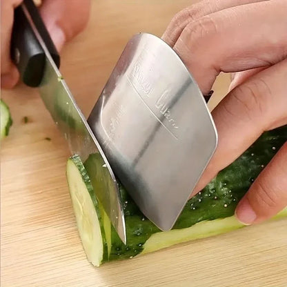SAFECUT – Finger Guard Protector for Safe Kitchen Chopping