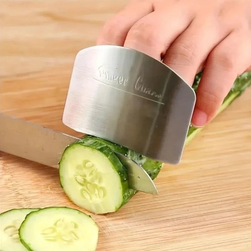 SAFECUT – Finger Guard Protector for Safe Kitchen Chopping