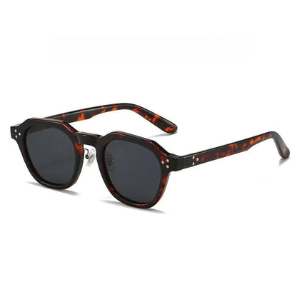 RETROVAULT – High-Quality Sun Glasses for Everyday Adventures