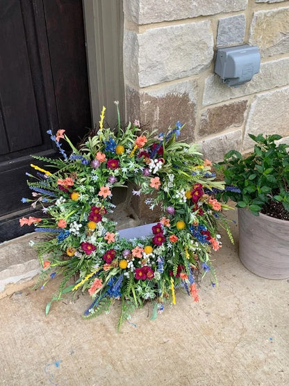 Couronne de fleurs sauvages du Texas Ortekor | Couronne décorative avec fleurs en soie et eucalyptus | Accent printanier vibrant pour la décoration de porte d'entrée