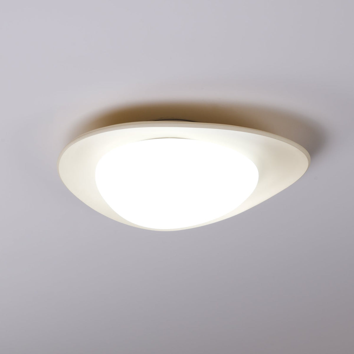 Organic Resin LED Flush Mount Light Green Beige for Bedroom Living Room Dining Room Modern Overhead Lighting Nature-Inspired