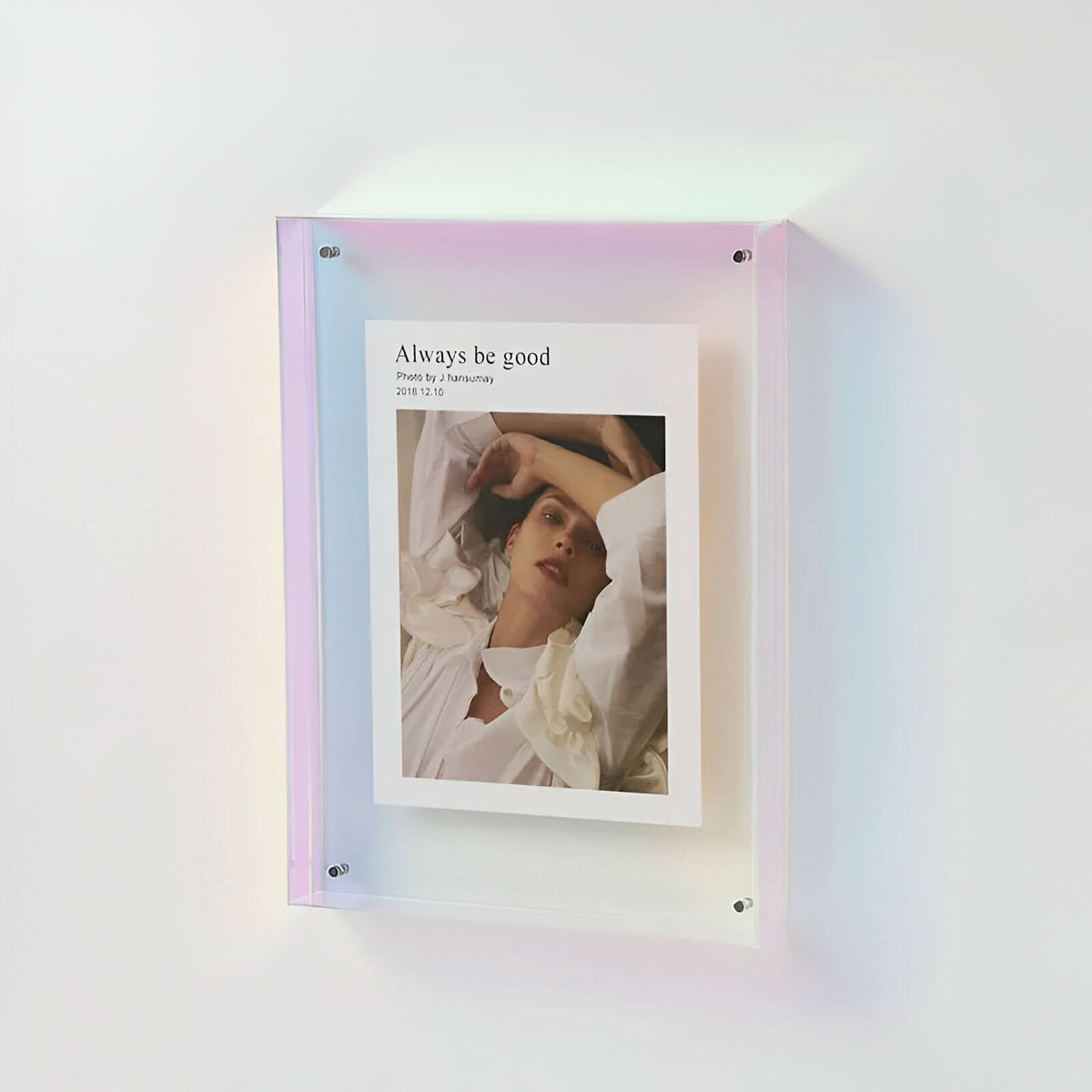 CLEARVUE – Transparent Acrylic Photo Frame Minimalist Design