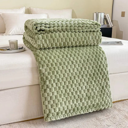 Ultra Soft Checkered Velvet Blanket – Cozy Plush Throw for Sofa and Bed
